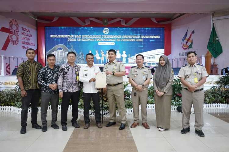 Kakantah Inhil Hadiri Implementasi dan Sosialisasi Penerbitan Dokumen Elektronik Propinsi Riau