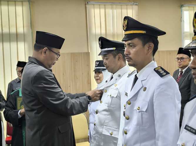 Bupati Inhil Herman Di Wakili Sekda Tantawi Jauhari Lantik 49 Pejabat Administrator dan Pengawas