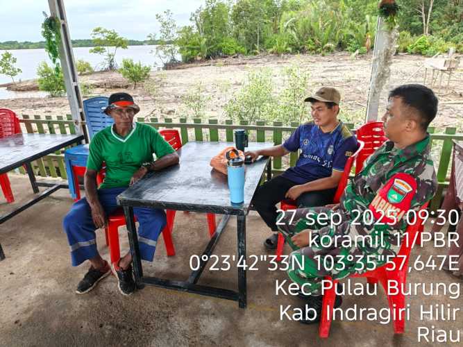 Babinsa Koramil 11/PBR Praka Anugrah Perkuat Keterlibatan dengan Warga melalui Komunikasi Kependudukan Terpadu