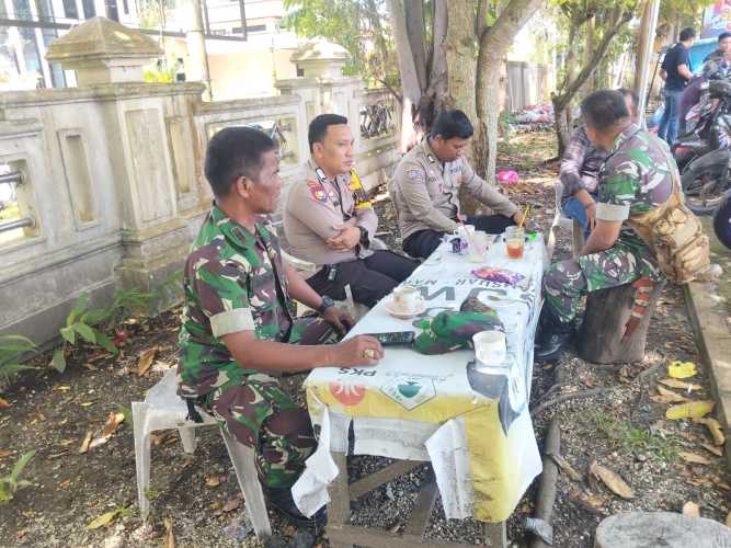 Danposramil 01/Tembilahan Bersama Babinkamtibmas Ajak Masyarakat Ciptakan Kondisi Kondusif