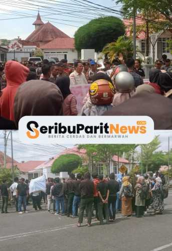 Mahasiswa dan Masyarakat Rokan Hilir Gelar Aksi di Depan Mes Pemda, Tuntut Pembayaran Gaji honorer dan Pembelaan Terhadap Honorer