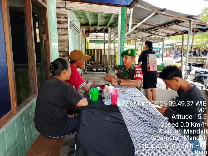 Babinsa Mandah Semarakkan Silaturahmi di Hari yang Fitri