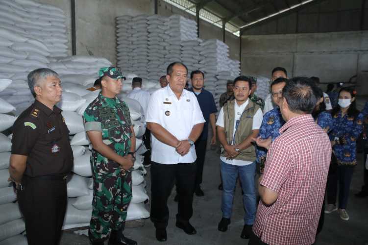 Jelang Nataru, Bupati Asahan Bersama Forkopimda dan TPID Pantau Stok dan Harga Bahan Pokok
