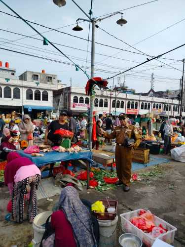 KUPT Persampahan Lakukan Monitoring Ke Pasar Subuh Tembilahan