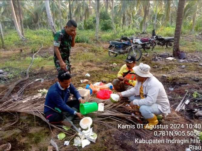 Babinsa Pulau Burung Cegah Perilaku Buruk Warga Terhadap Lingkungan