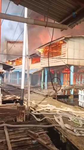 Puluhan Bangunan di Inhil Terbakar, Termasuk Mapolsek dan Kantor Babinsa