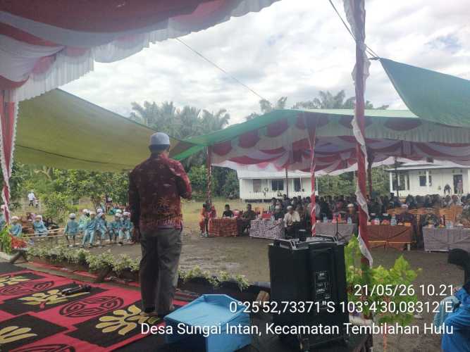 Hadiri Perpisahan Santri Ponpes Albaqiyatul Ihsaniah, Kades Sungai Intan Berikan Motivasi Jaga Akhlak dan Ilmu