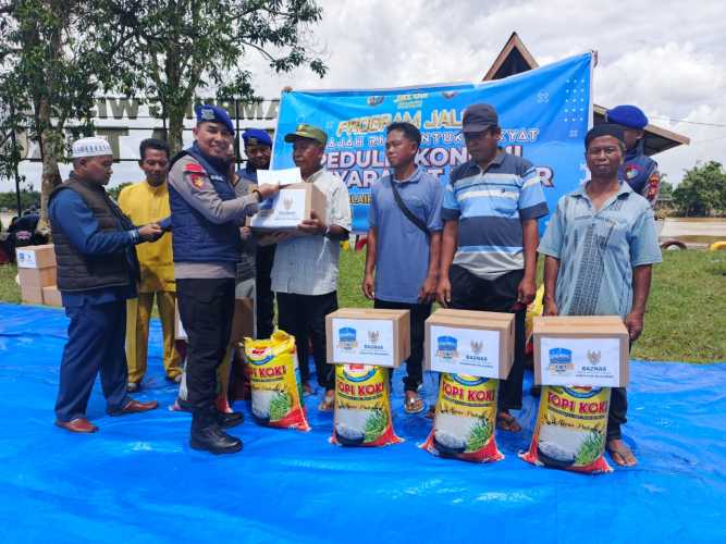 Sat Polairud & Baznas Pelalawan, Sentuh Masyarakat Pesisir Perairan Melalui Program Unggulan Kapolda Riau JALUR.