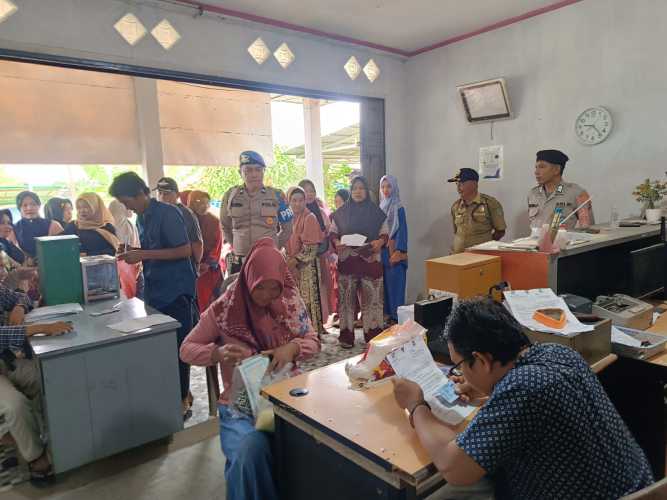 Polsek Enok Laksanakan PAM dalam Rangka menjamin Keamanan dan  Transparansi Penyaluran BLT Kesra 2025
