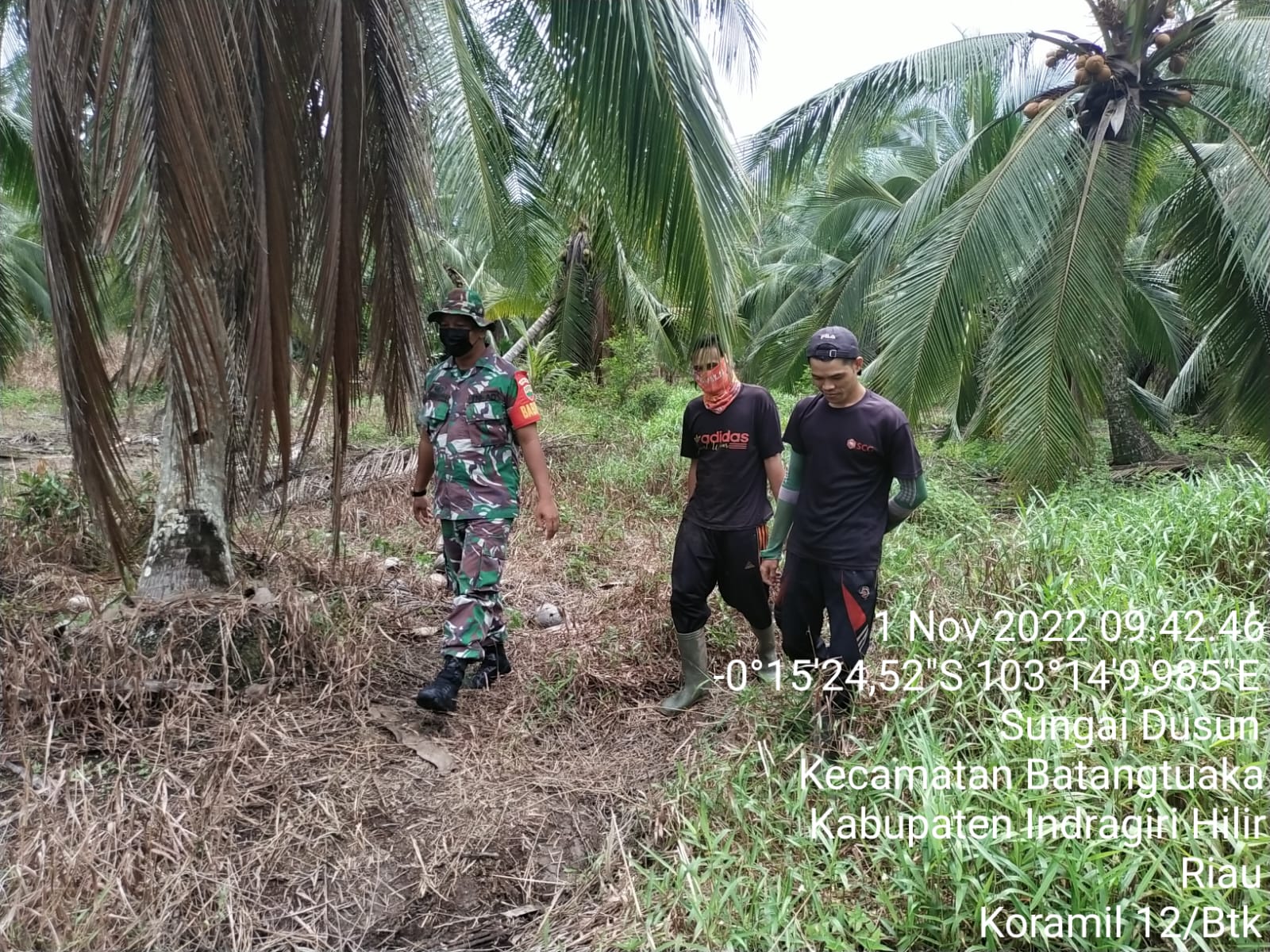 Serda Pernando Sitompul Babinsa Koramil 12/Batang Tuaka Jalankan Pencegahan Bersama