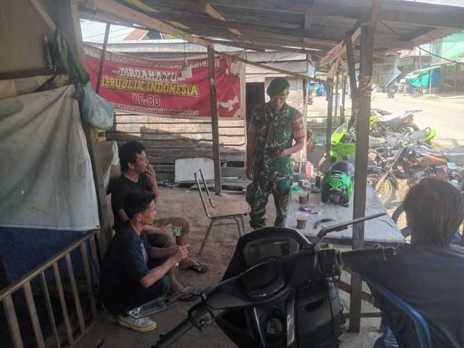 Cegah Karhutla, Babinsa Sungai Beringin Sertu Deni Sutrisno Bangun Komunikasi Aktif dengan Warga