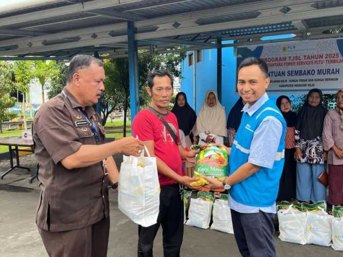 PLN Nusantara Power Services Salurkan Bantuan Sembako Murah Jelang Idul Adha 2025