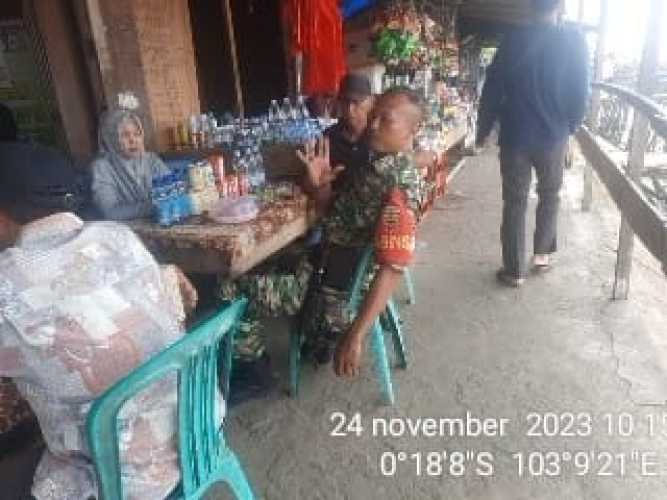 Serda Suratno Komsos Bersama Pedagang Pasar