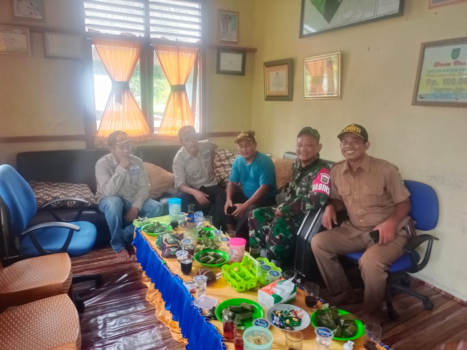 Babinsa Pulau Burung Riung Bersama Perangkat Desa