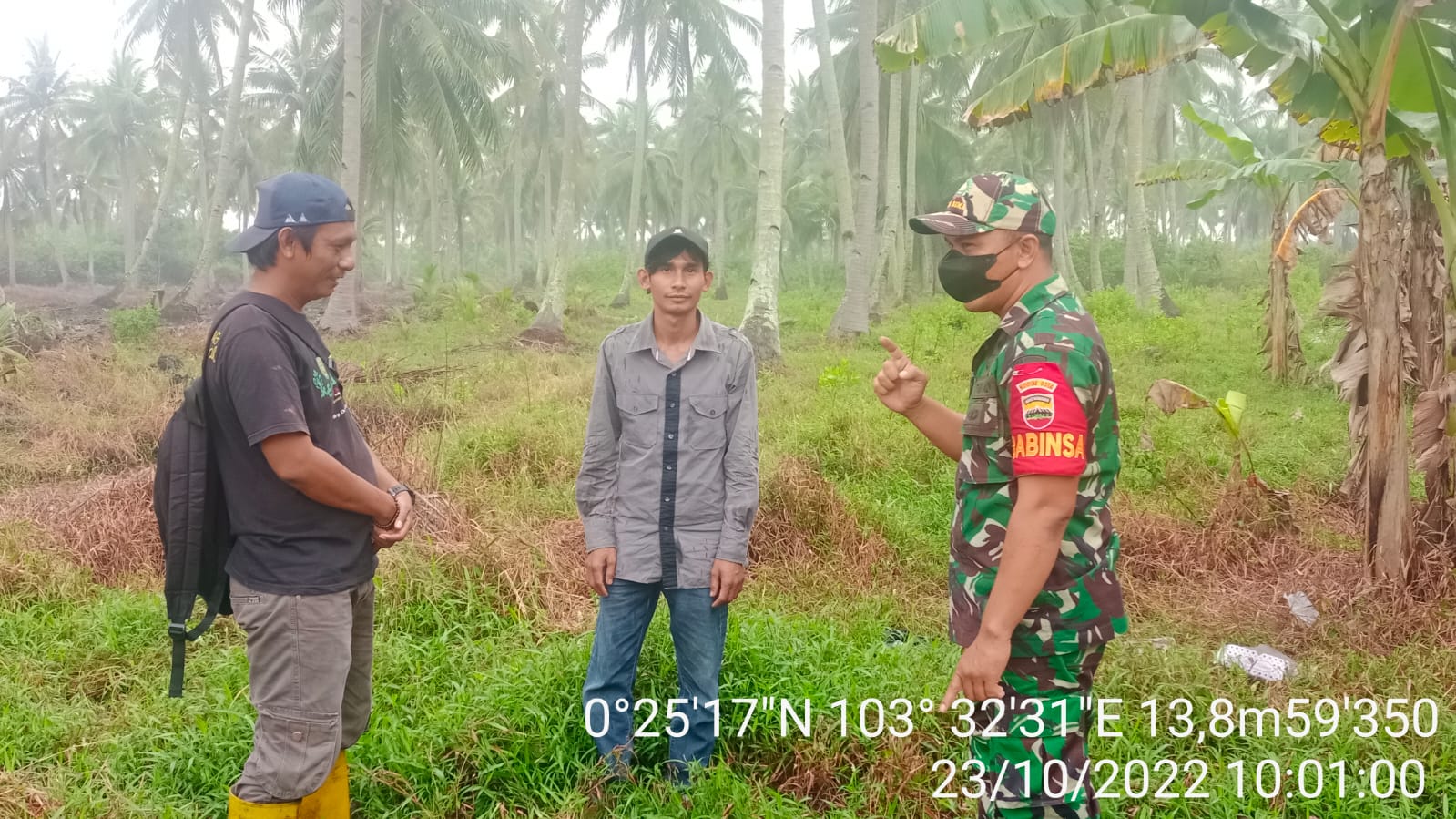 Serda Siswanto Babinsa Koramil 11/Pulau Burung lakukan Proses Penyuluhan  Karhutlah