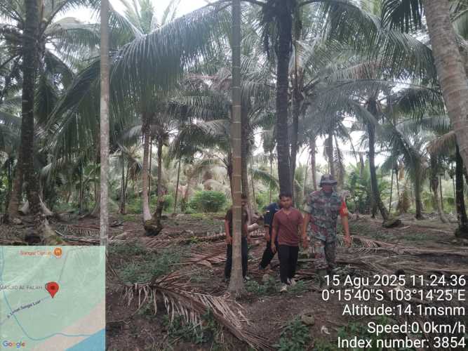 Patroli Bersama Babinsa Batang Tuaka, Minimalisir Poten Karhutlah