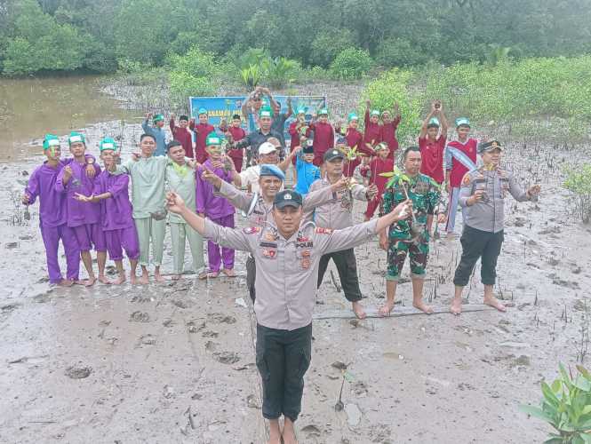 Kapolsek Concong Pimpin Hari Penanaman Pohon Sedunia