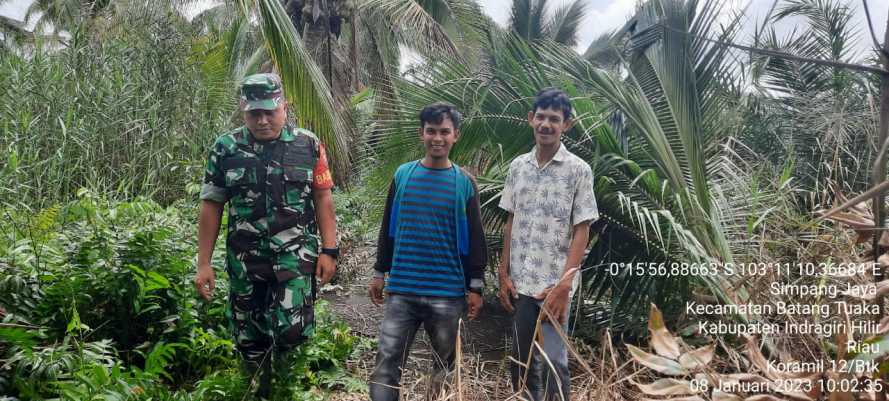 Babinsa  Cegah Warga Membakar Lahan