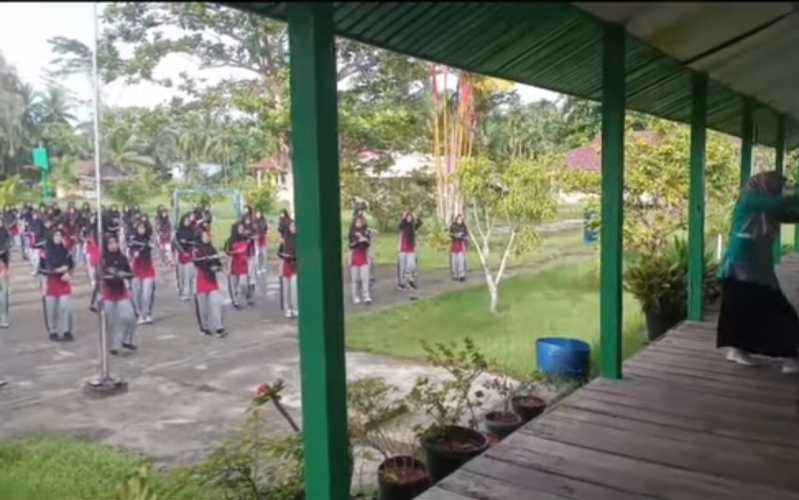 UPT Puskesmas Mandah Peringati Hari HIV/AIDS Sedunia dengan Senam Bersama