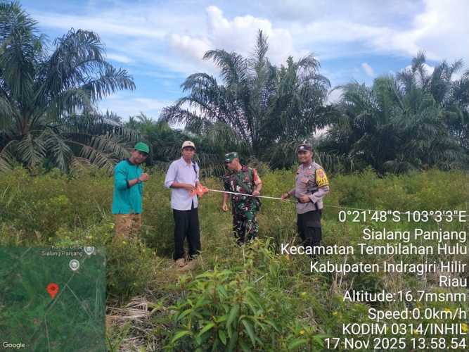 Babinsa Melaksanakan pengukuran lahan untuk Koperasi Merah Putih serta penanganan laporan sengketa