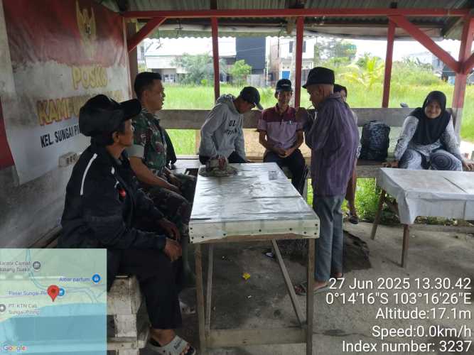 Babinsa Koramil 12/Batang Tuaka  Edukasi Orang Tua Siswa Jaga Anak dari Pengaruh Negatif Selama Liburan