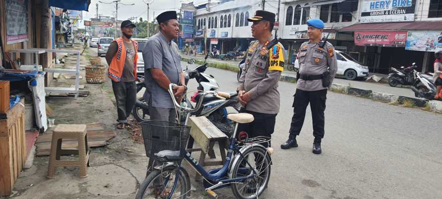 Kapolres Inhil  AKBP Norhayat SIK Tinjau Langsung Program Strong Point Wujudkan  Kamseltibcarlantas Bagi Masyarakat.