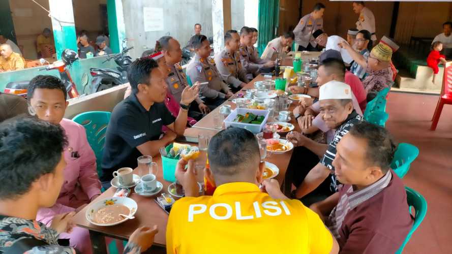 Dalam Rangka Menjaga  Kamseltibcarlantas,Polres Inhil Gelar Jumat Curhat dengan Warga Tembilahan Hulu