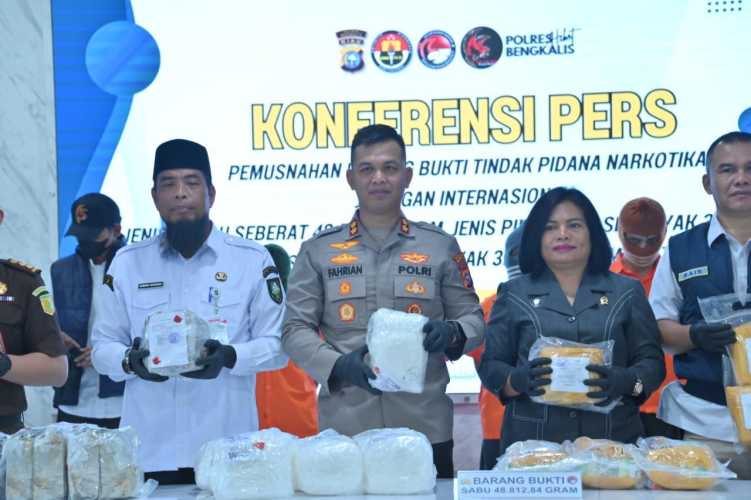 Polres Bengkalis Selamatkan 279 Ribu Jiwa dari Usai Tangkap Kurir Sabu 28,96 Kg, Ekstasi dan Pot Getar