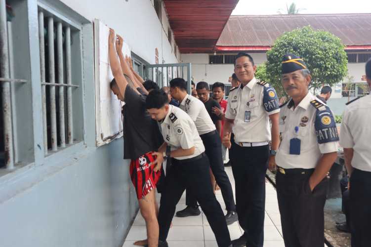 Pastikan Situasi Aman Kondusif, Lapas Tembilahan Laksanakan Razia Insidentil Blok Hunian