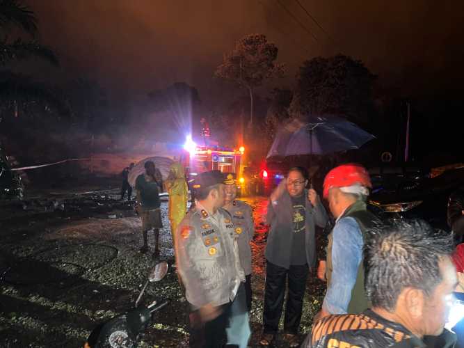 Arus Lalu Lintas Pekanbaru–Jambi Kembali Normal, Polres Inhil Dirikan Posko Pantau Kebocoran Gas