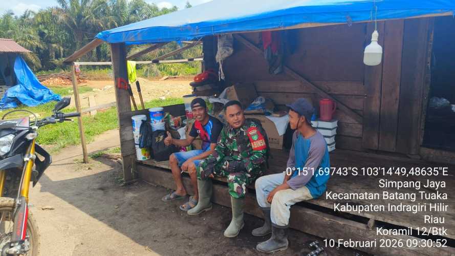 Babinsa Simpang Jaya, Penjaga Kebersihan yang Berbicara lewat Tindakan