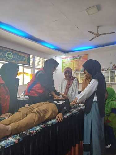 Dinkes Inhil Lakukan Pembinaan KKR di MTsN 02 Tembilahan