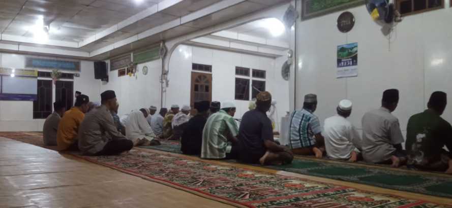 Rutin laksanakan sholat Subuh keliling, Bhbinkamtibmas Polsek Enok Berikan Himbauan Kamtibmas