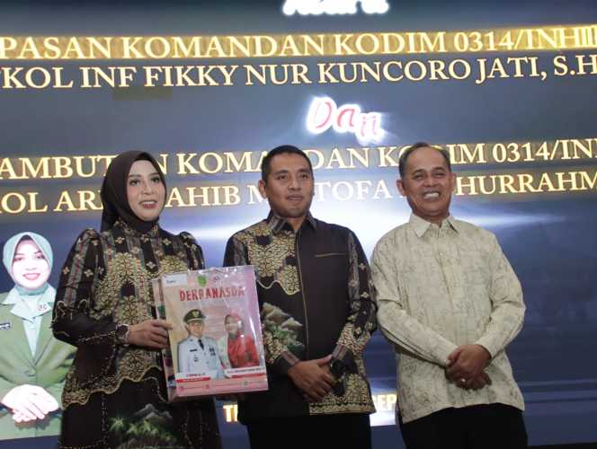 Galeri Bupati Inhil  Hadir dalam Acara Pisah Sambut Dandim