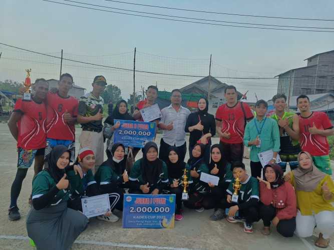 Perigi Raja Sukses Gelar Turnamen Volly Ball KADES CUP 2025, Kepala Desa Apresiasi Partisipasi Masyarakat