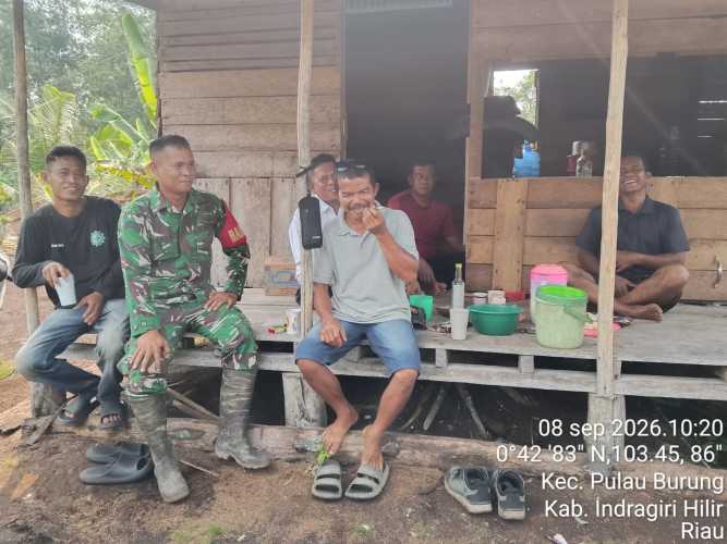 Babinsa Pulau Burung Gencarkan Himbauan Persuasif Cegah Karhutla di Musim Kemarau