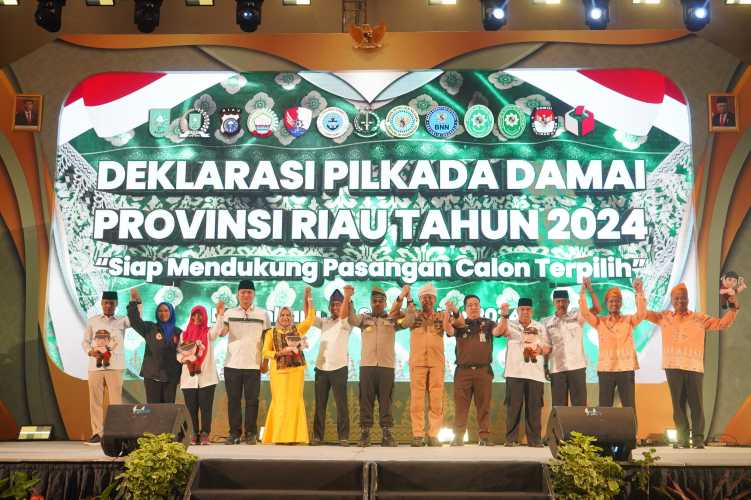 Sebanyak 43 calon kepala daerah di Provinsi Riau menggelar deklarasi Pilkada damai dihadapan Kapolda Riau