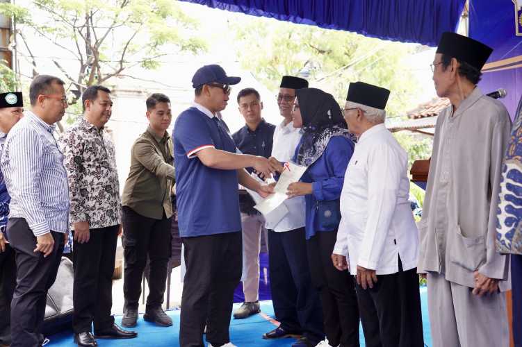Serahkan Sertipikat kepada Masyarakat Kampung Nelayan Muara Angke, Menteri Nusron: Sudah Memiliki Kekuatan Hukum yang Kuat