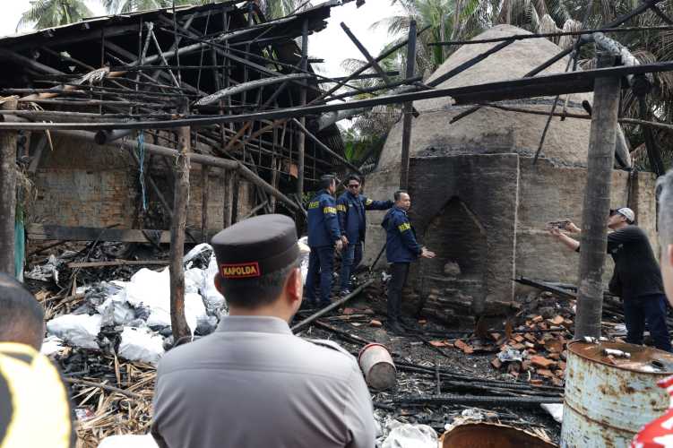 Polisi Amankan Nakhoda Kapal dan Pemilik Dapur Arang di Rupat Bengkalis