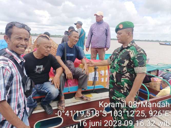 Serka J.M Sialagan Menghimbau Nahkoda kapal speed boat agar mengikuti standar pelayanan penumpang