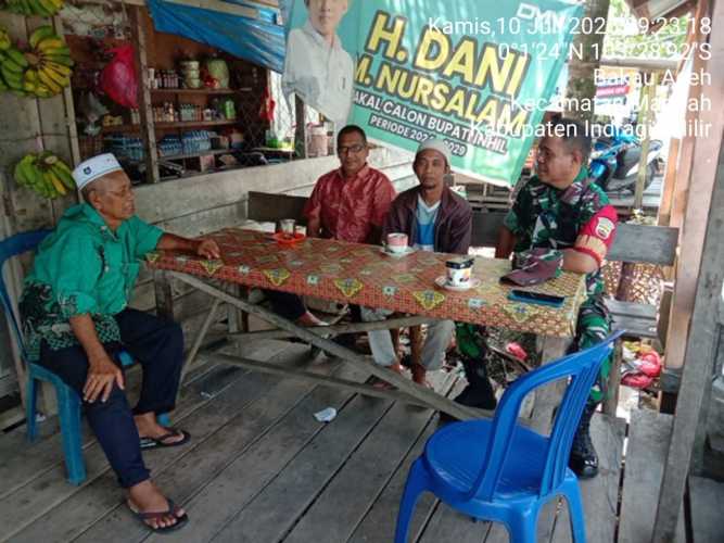 Babinsa Sertu Mistar Jaga Kebersamaan Kamtibmas melalui Komsos