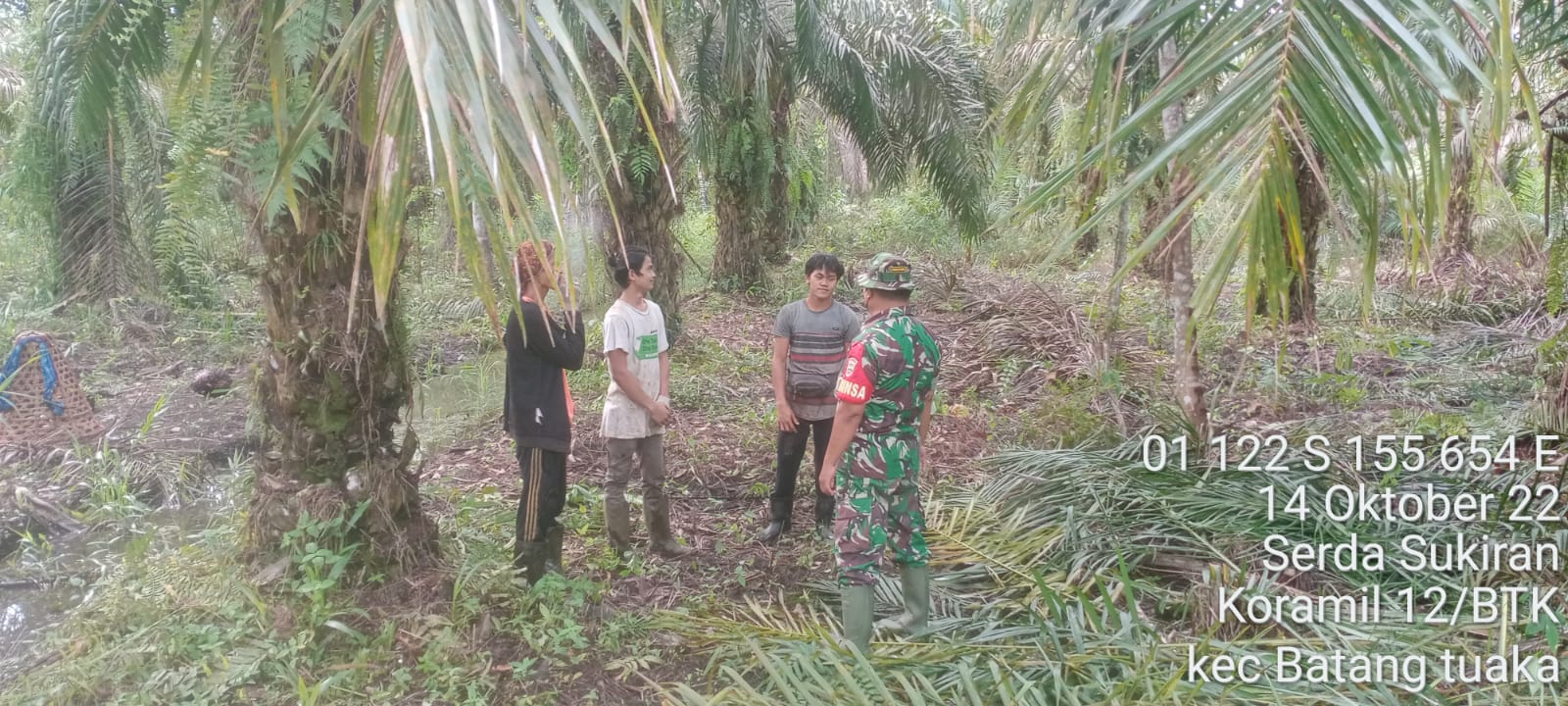 Serda Sukiran Babinsa Koramil 12/Batang Tuaka Edukasi Dini Pencegahan Karhutlah