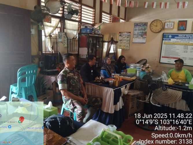 Sosialisasi Anti-Bullying oleh Babinsa Koramil 12/Batang Tuaka di SDN 001 Sungai Piring