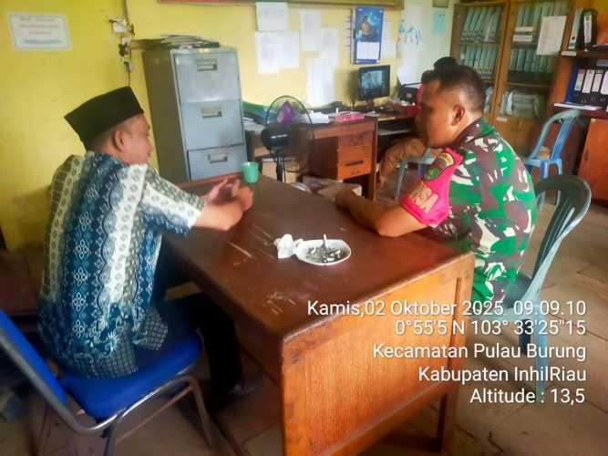 Babinsa Koramil 11/Pulau Burung Tingkatkan Pengawasan Aparatur Kecamatan