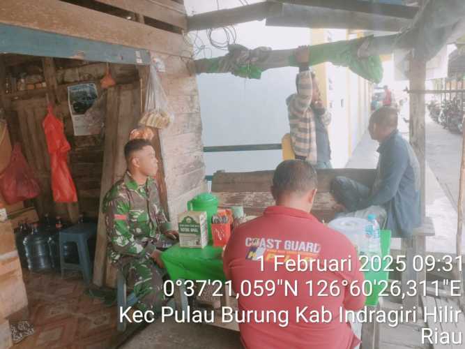 Babinsa Pratu Jahriandi Perkuat Kebersamaan Warga Desa Bangun Harjo Jaya melalui Komsos