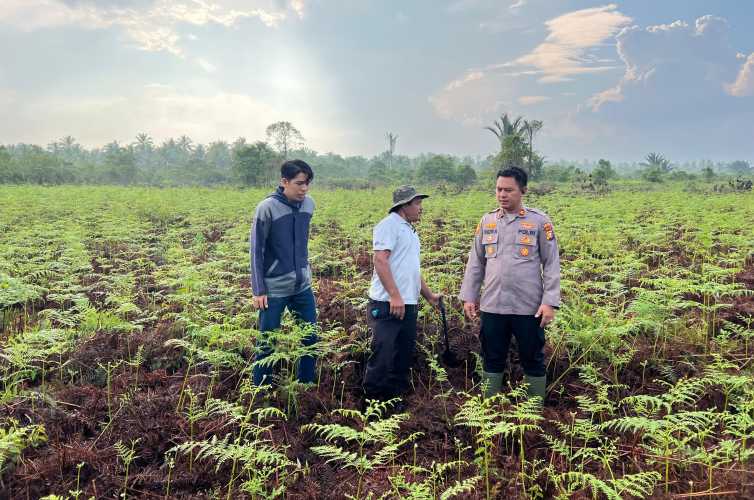 Polsek Mandah Koordinasi Pengecekan Lahan Jagung di Desa Bente Dukung Swasembada Pangan