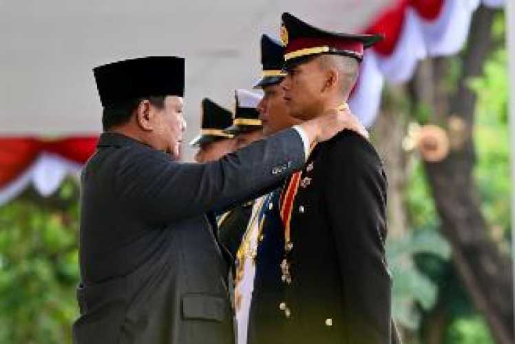 Doa, Perjuangan, serta Kebanggaan Warnai Pelantikan Perwira TNI dan Polri di Istana