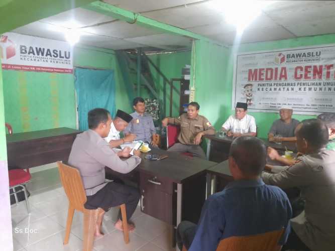 Kapolsek Cooling System Bersama UPIKA Kemuning Sinergi Dengan Panwascam Ciptakan Pemilu Damai