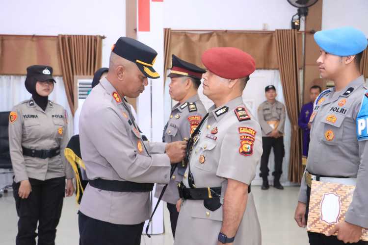 Kapolres Inhil Pimpin Sertijab Kasatresnarkoba, AKP Hendra Gunawan Resmi Jabat Posisi Baru