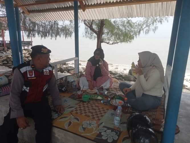Personil Polsek Labuhan Ruku Laksanakan Patroli Objek Wisata untuk Ciptakan Situasi Aman
